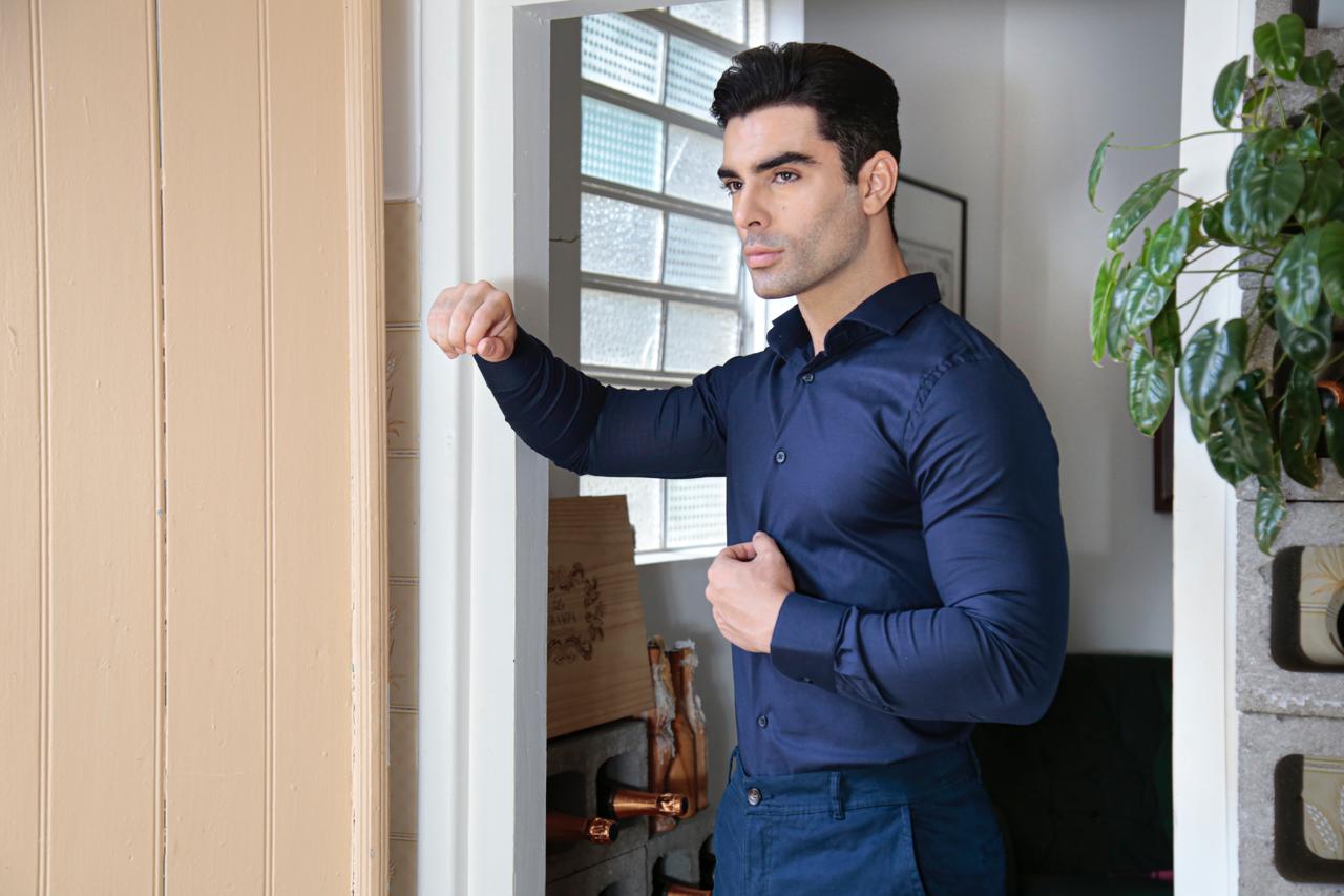 Camisa social slim fit básica