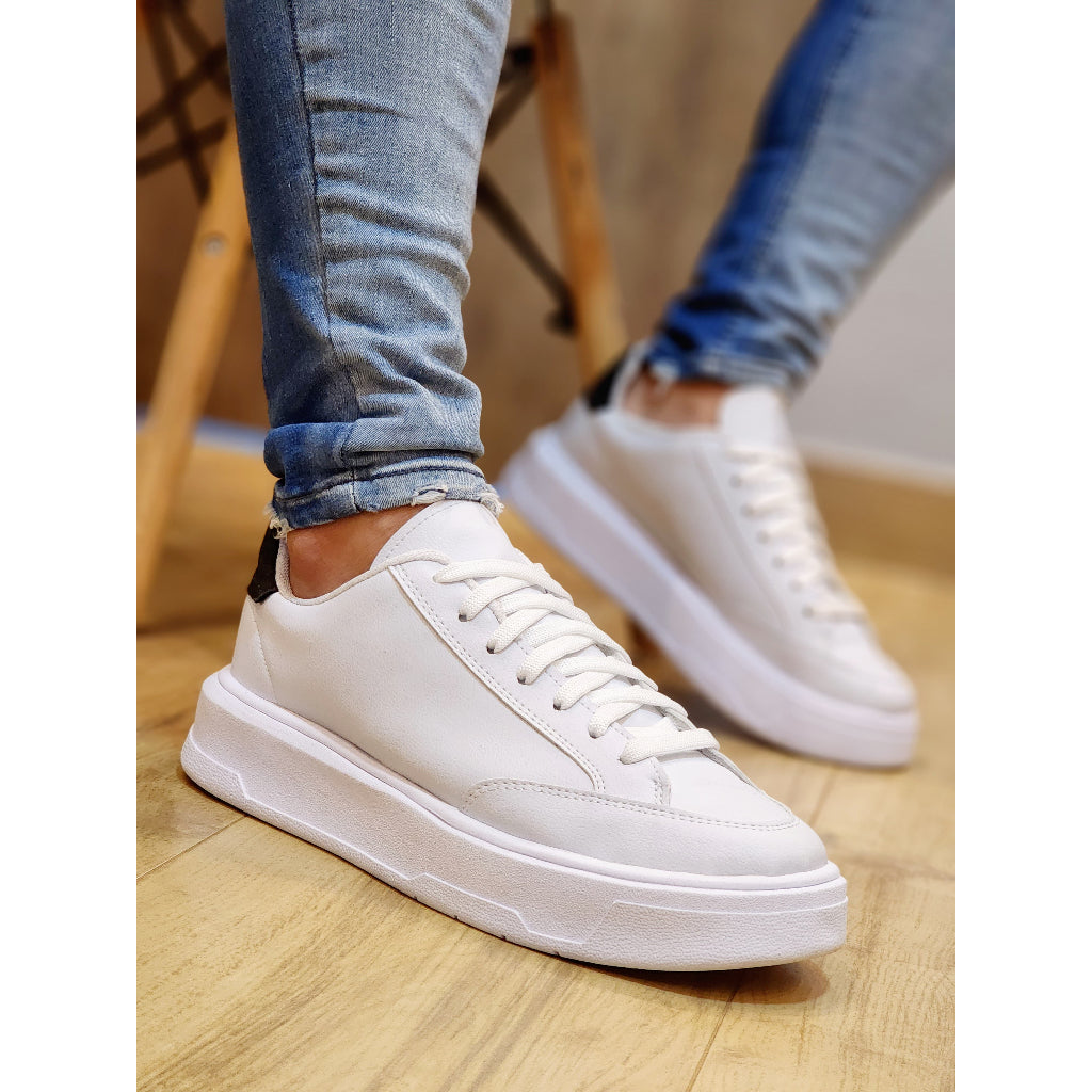 Tênis sola alta minimalista